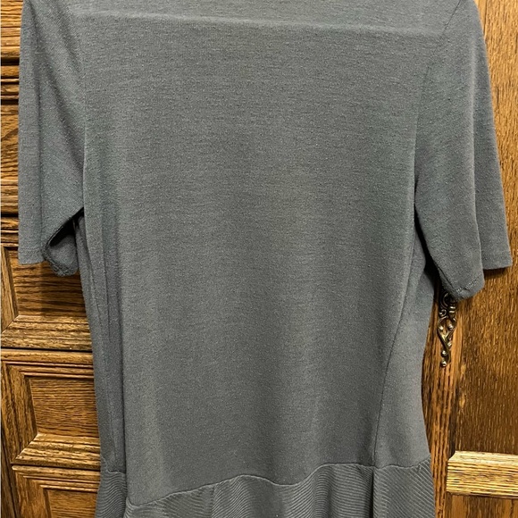 Decree gray short sleeve cardigan, size Large but fits like medium, smoke free - Picture 5 of 5